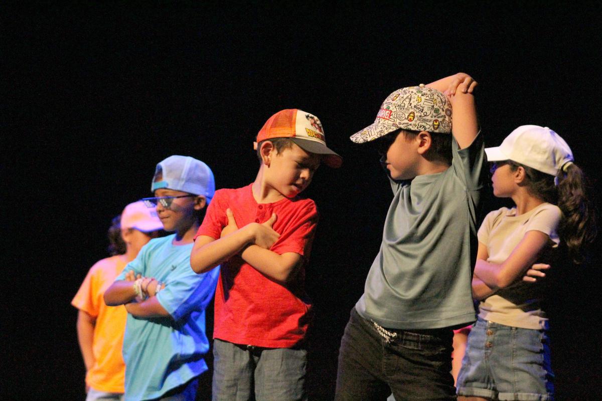 Gala comiat dels cursos de Joventut de Dénia Gala comiat dels cursos de Joventut de Dénia