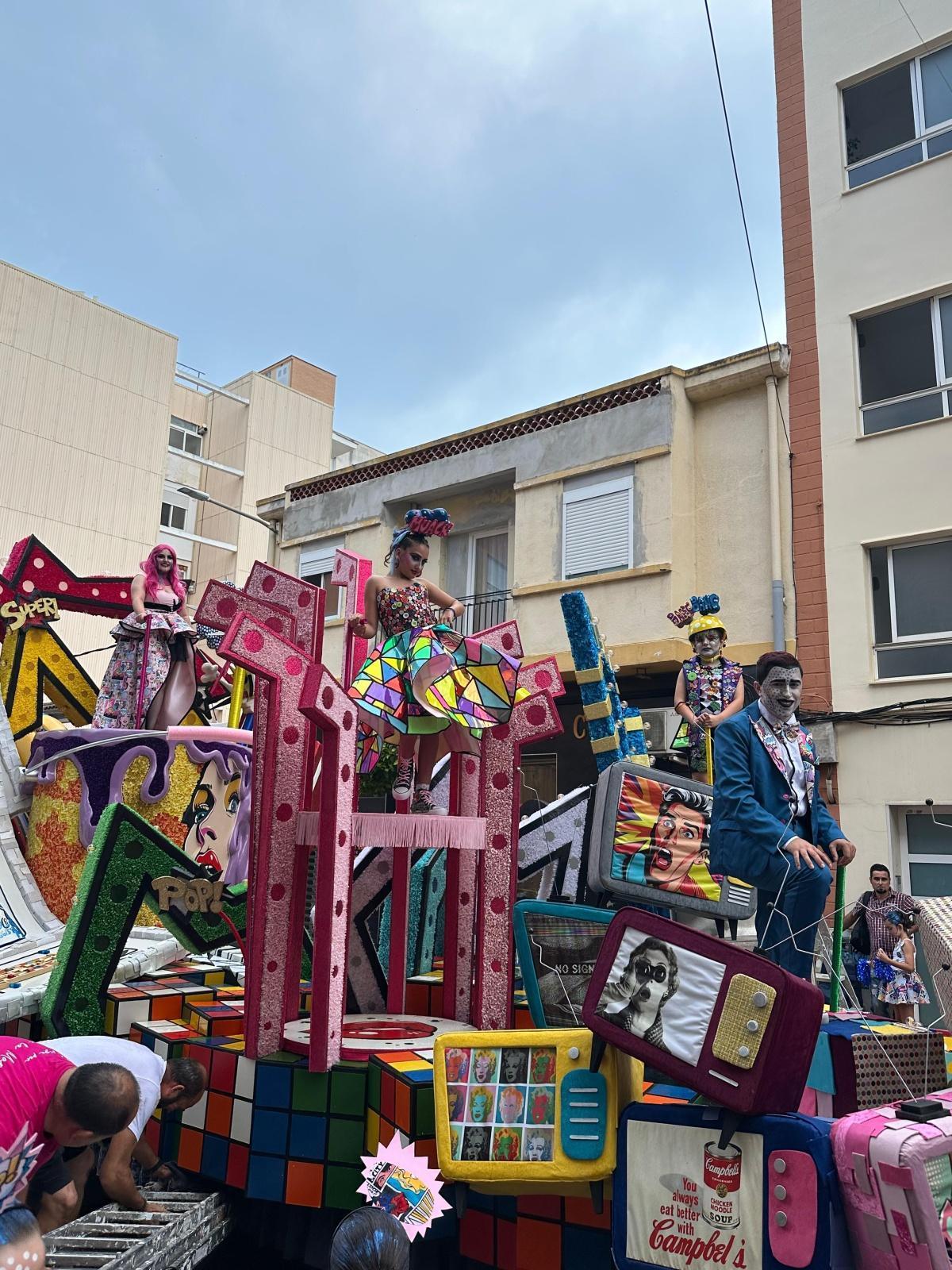 El Dia de les Falles i les Carrosses omplin d’emocions l’estiu de la Falla Baix la Mar de Dénia