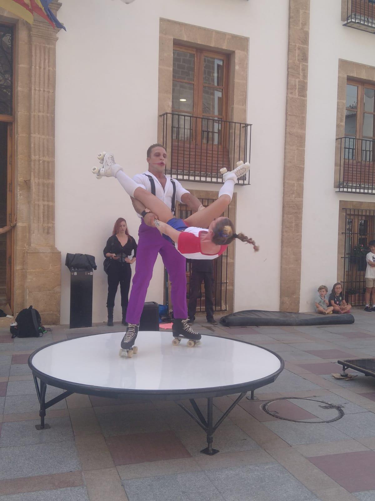 Ríe, sueña y tiembla de emoción con el Circo Encantado en Xàbia. Lo imposible sucede cada noche del 24 de julio al 17 de agosto Ríe, sueña y tiembla de emoción con el Circo Encantado en Xàbia. Lo imposible sucede cada noche del 24 de julio al 17 de agosto