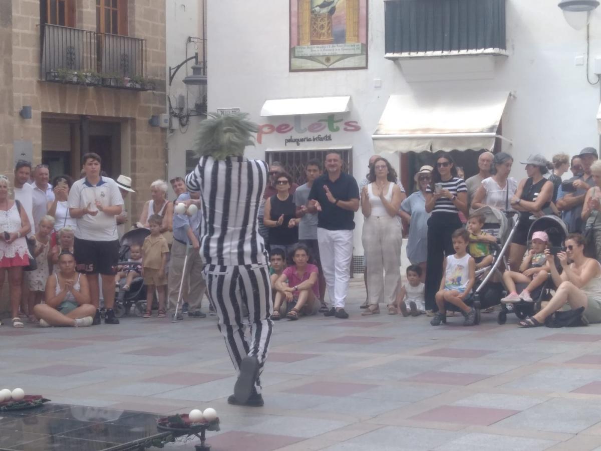 Ríe, sueña y tiembla de emoción con el Circo Encantado en Xàbia. Lo imposible sucede cada noche del 24 de julio al 17 de agosto 