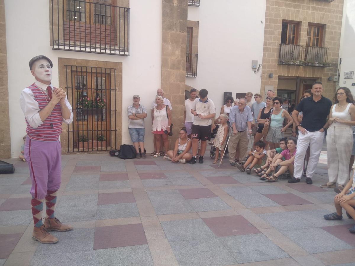 Ríe, sueña y tiembla de emoción con el Circo Encantado en Xàbia. Lo imposible sucede cada noche del 24 de julio al 17 de agosto 
