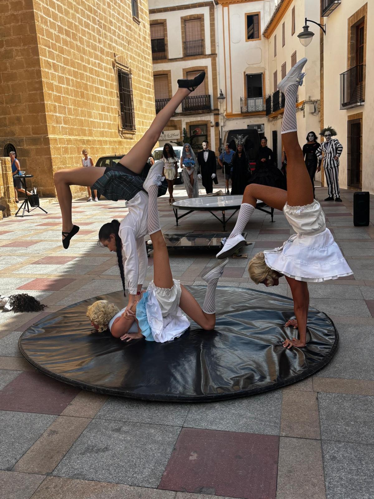 Ríe, sueña y tiembla de emoción con el Circo Encantado en Xàbia. Lo imposible sucede cada noche del 24 de julio al 17 de agosto Ríe, sueña y tiembla de emoción con el Circo Encantado en Xàbia. Lo imposible sucede cada noche del 24 de julio al 17 de agosto