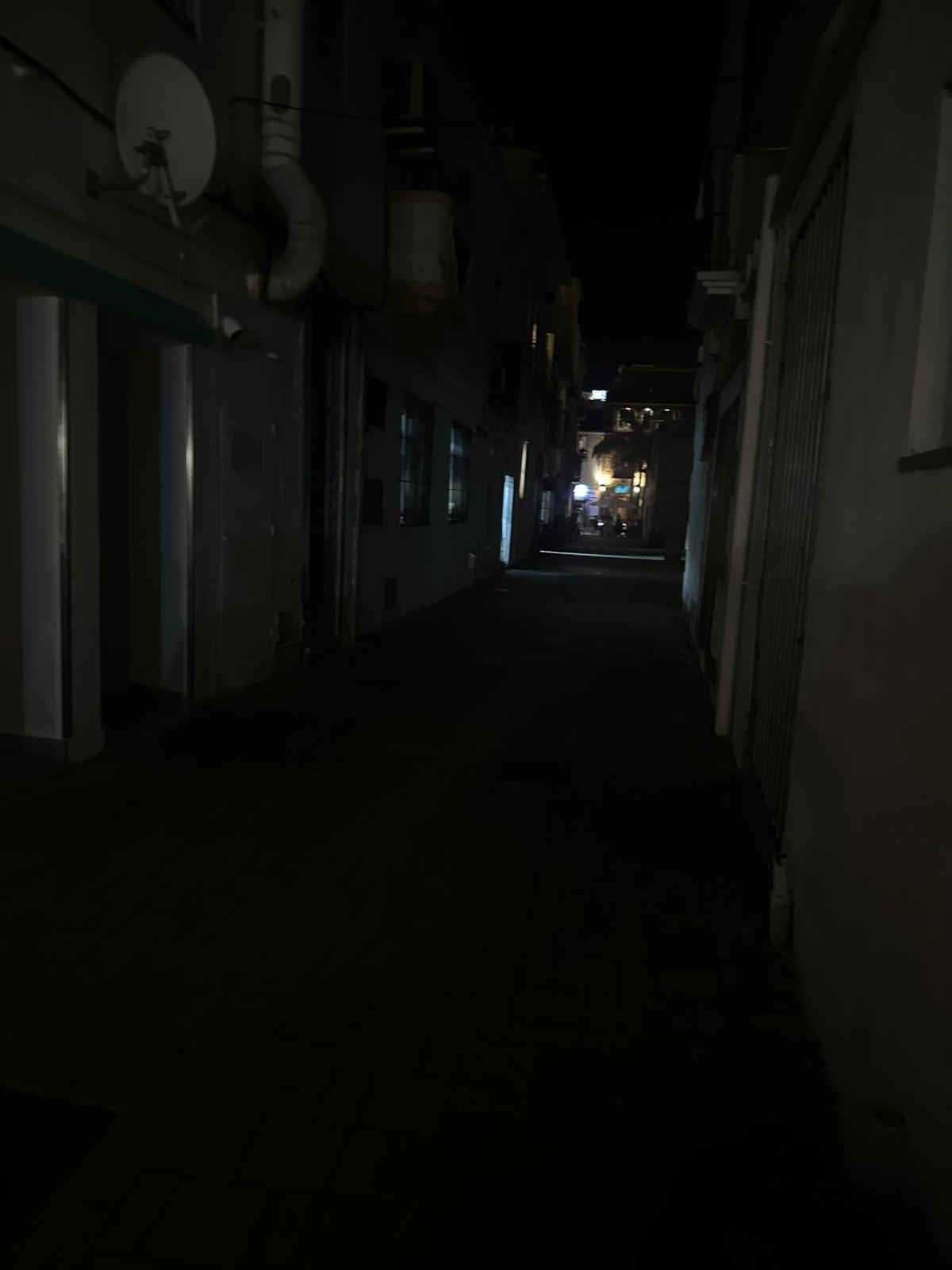 Vecinos del barrio de Baix la Mar de Dénia denuncian dos noches sin luz en las calles