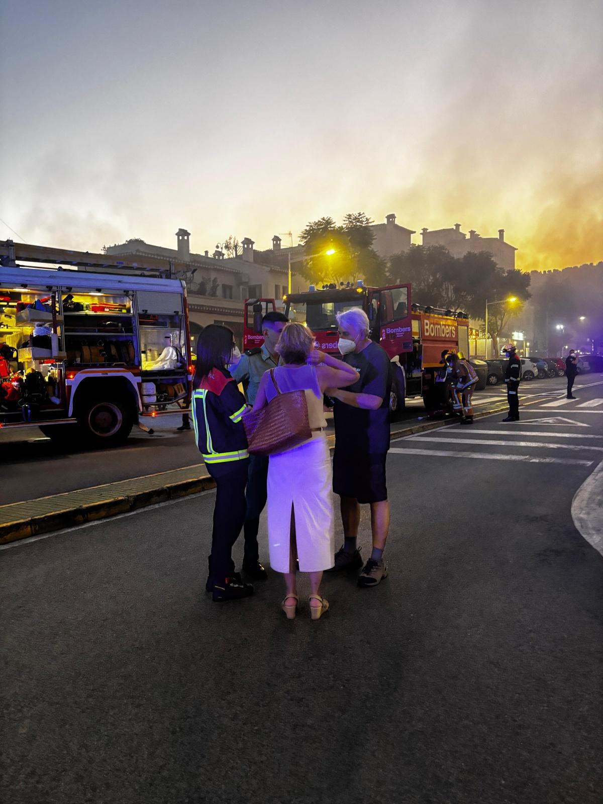 Un incendio en un garaje subterráneo de Xàbia afecta a dos coches y una moto sin causar heridos Un incendio en un garaje subterráneo de Xàbia afecta a dos coches y una moto sin causar heridos