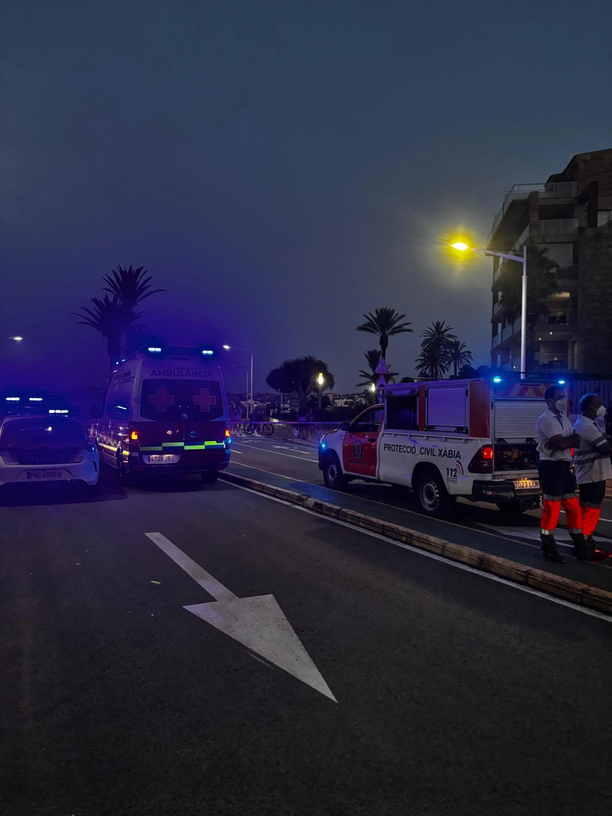 Un incendio en un garaje subterráneo de Xàbia afecta a dos coches y una moto sin causar heridos Un incendio en un garaje subterráneo de Xàbia afecta a dos coches y una moto sin causar heridos