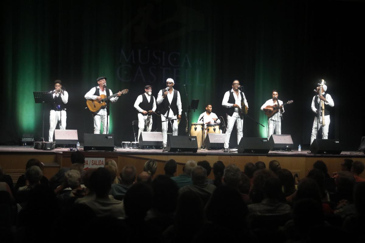 Música al Castell conquista Dénia amb èxit de públic i emocions sota la pluja