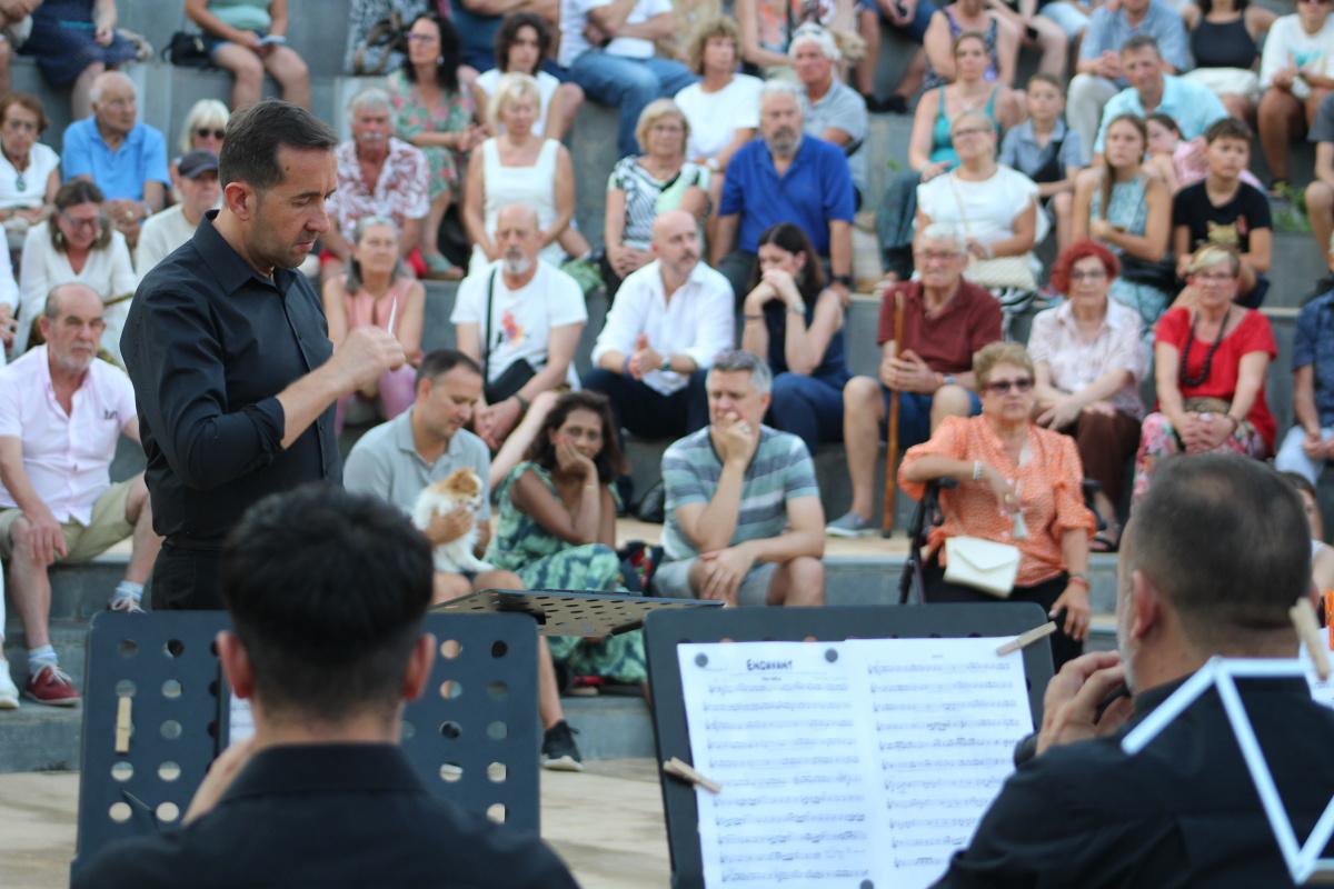 Música al Castell conquista Dénia amb èxit de públic i emocions sota la pluja Música al Castell conquista Dénia amb èxit de públic i emocions sota la pluja