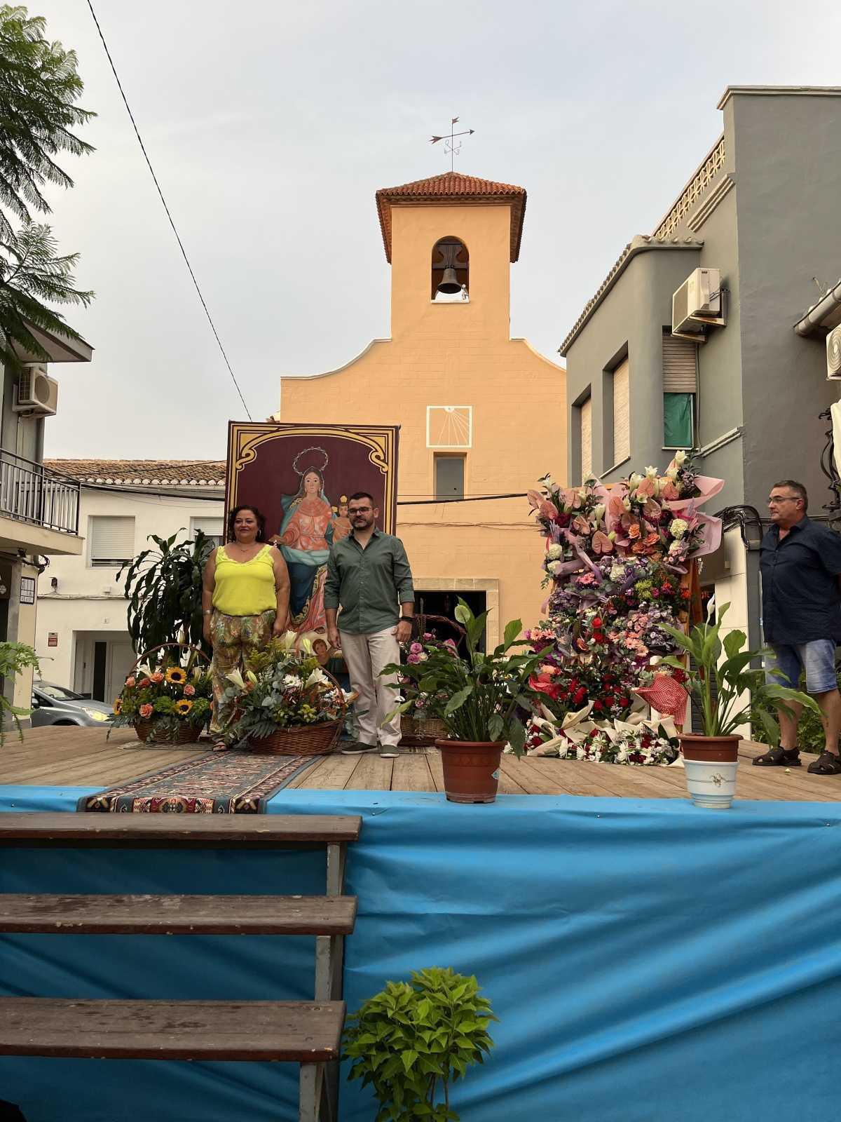 Ofrena de Flors a la Mare de Déu del Rosari per les Festes d’Els Poblets