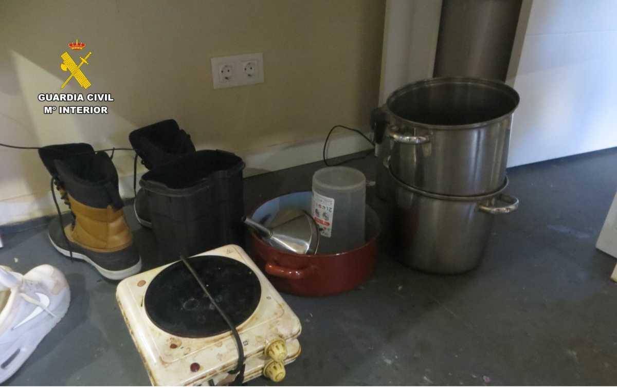 Desmantelada una organización anunciada como retiro espiritual en Pedreguer: ayahuasca, secreciones de sapo Kambó y cactus San Pedro Desmantelada una organización anunciada como retiro espiritual en Pedreguer: ayahuasca, secreciones de sapo Kambó y cactus San Pedro