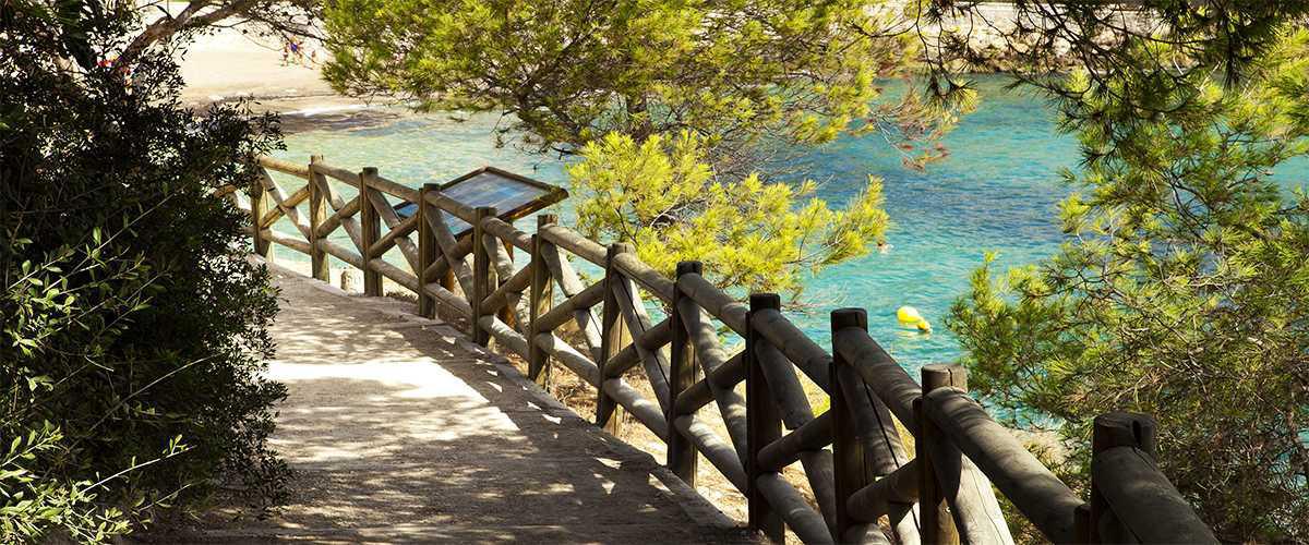 De Fustera a Baladrar, un paseo por las calas más bellas de Benissa De Fustera a Baladrar, un paseo por las calas más bellas de Benissa