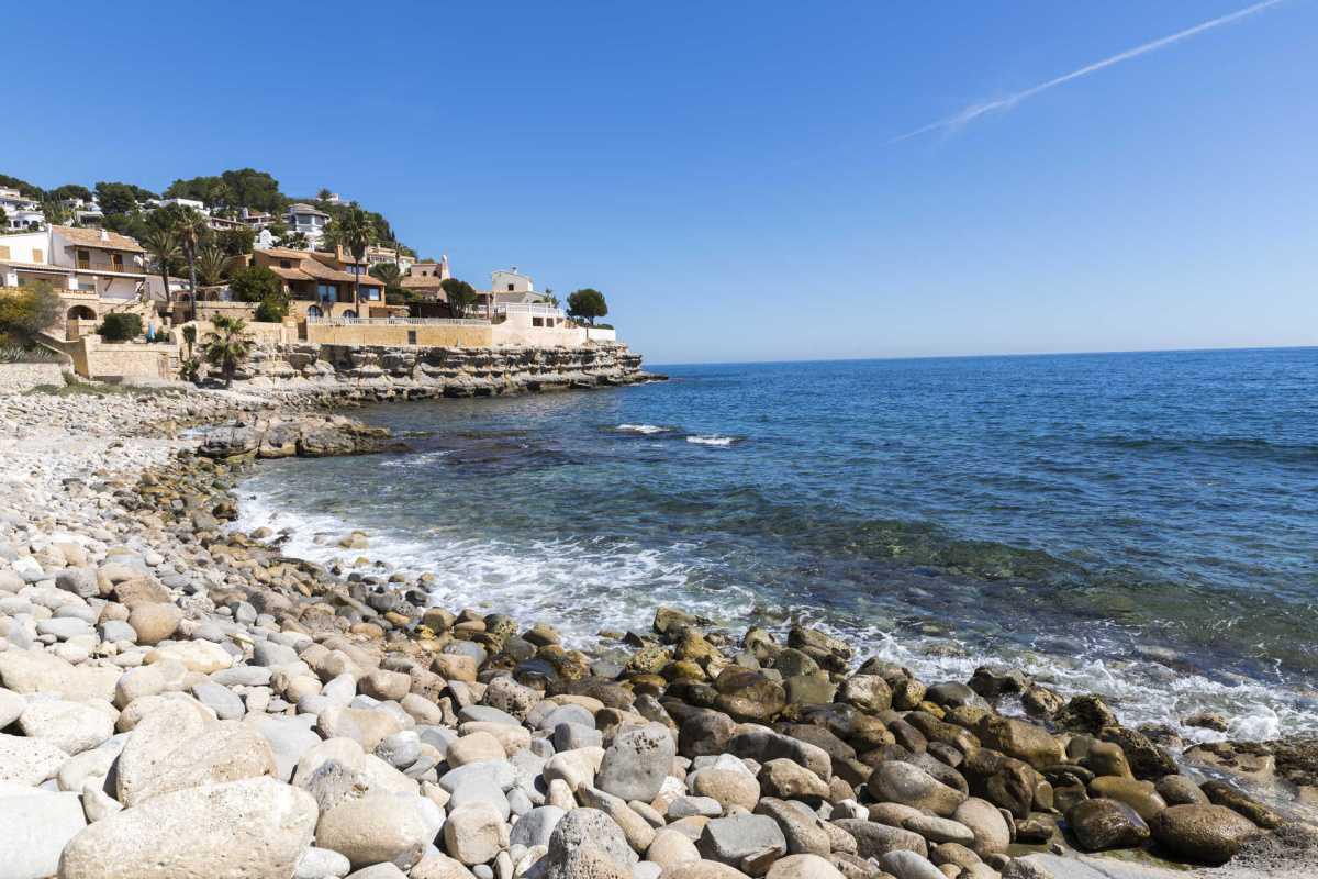De Fustera a Baladrar, un paseo por las calas más bellas de Benissa