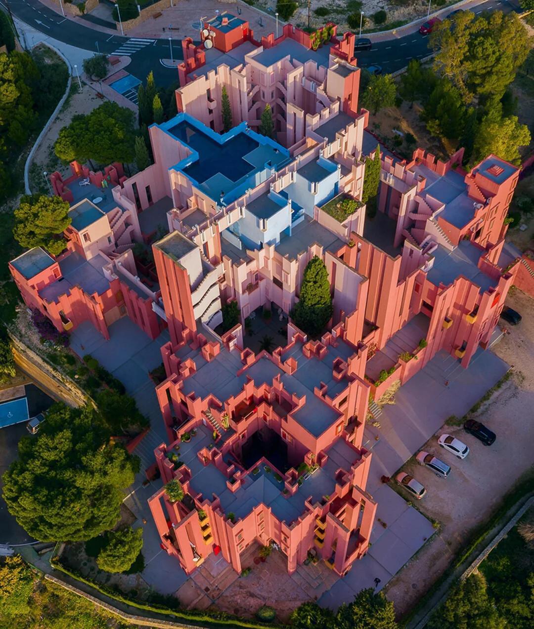 La Muralla Roja de Calp, el laberintó que conquistó Instagram