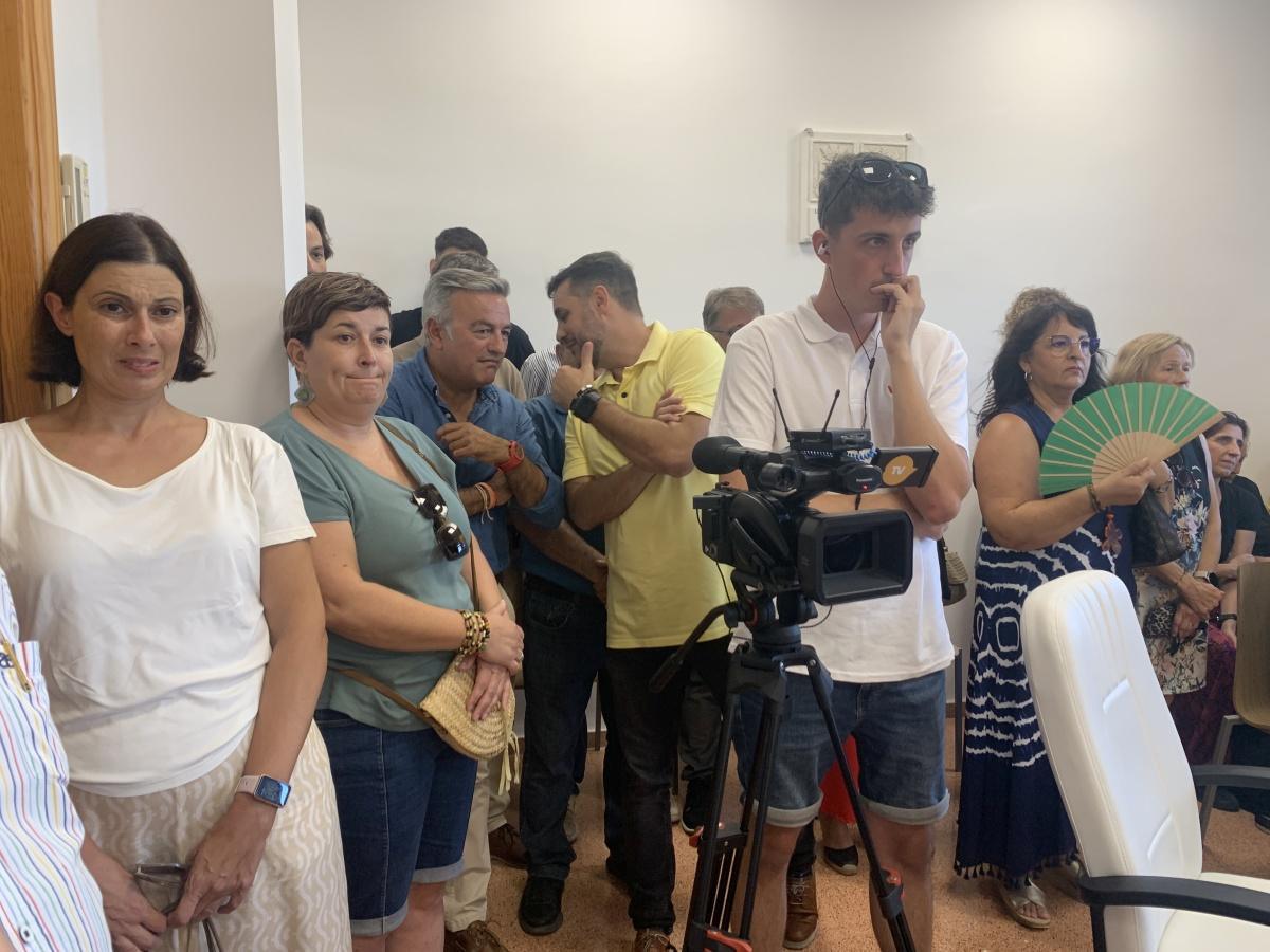 Nombrosos polítics socialistes han recolzat a l'alcalde d'Els Poblets en un plenari històric