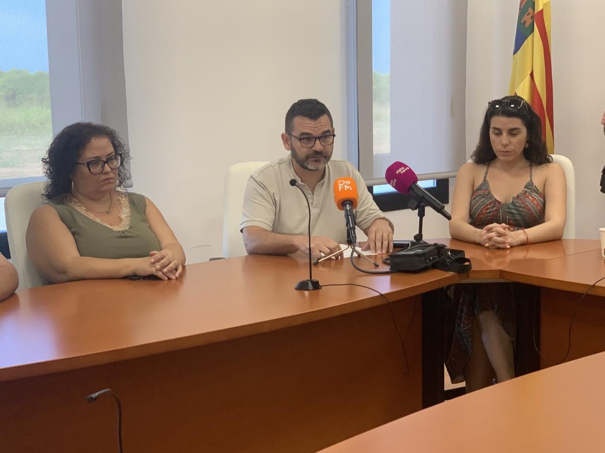 Nombrosos polítics socialistes han recolzat a l'alcalde d'Els Poblets en un plenari històric