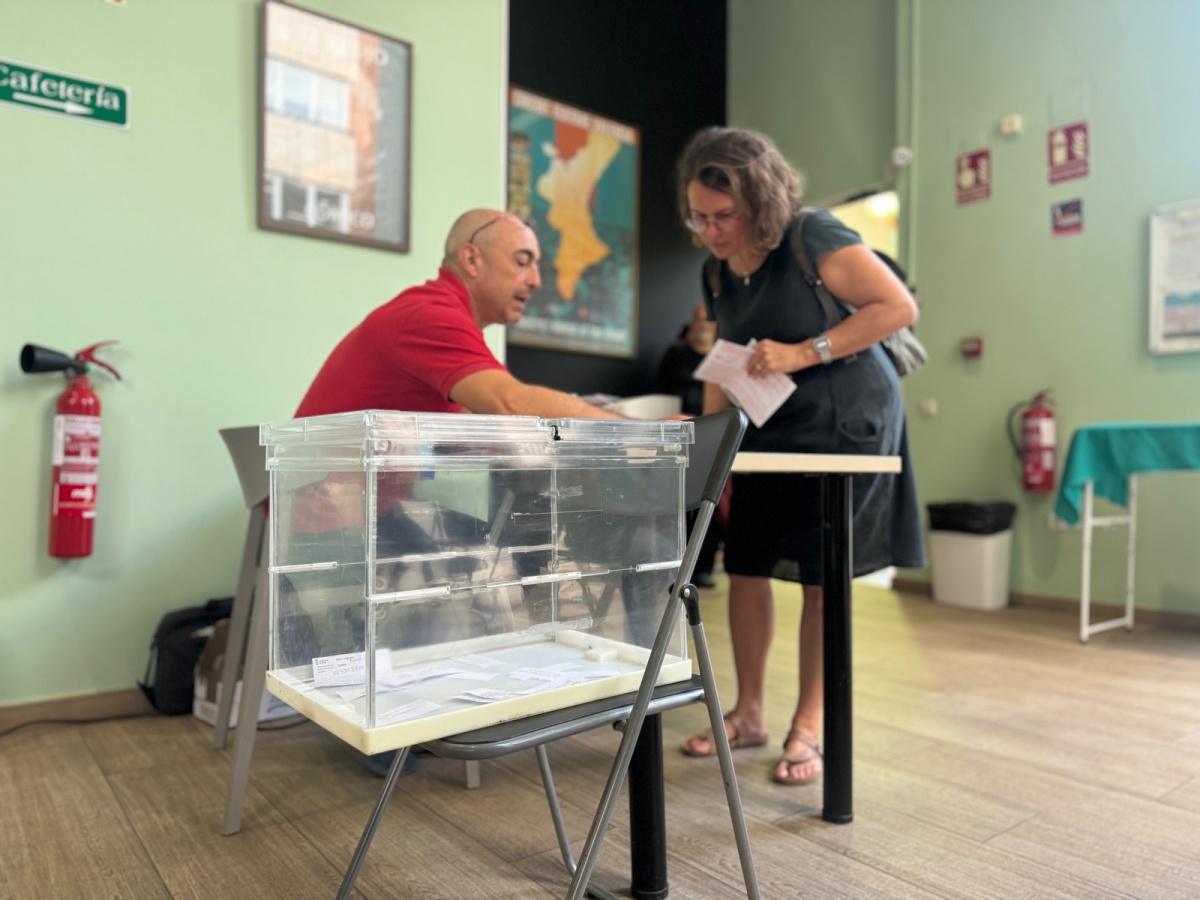 La solidaridad ha llenado el Centro Social de Dénia, un éxito de Maratón de Donanción de Sangre