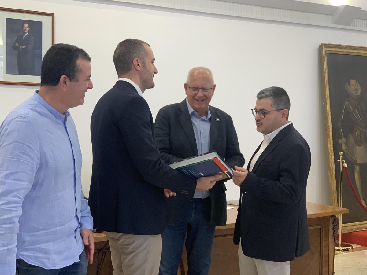 Las ciudades creativas del Dna llegan al Ayuntamiento de Dénia