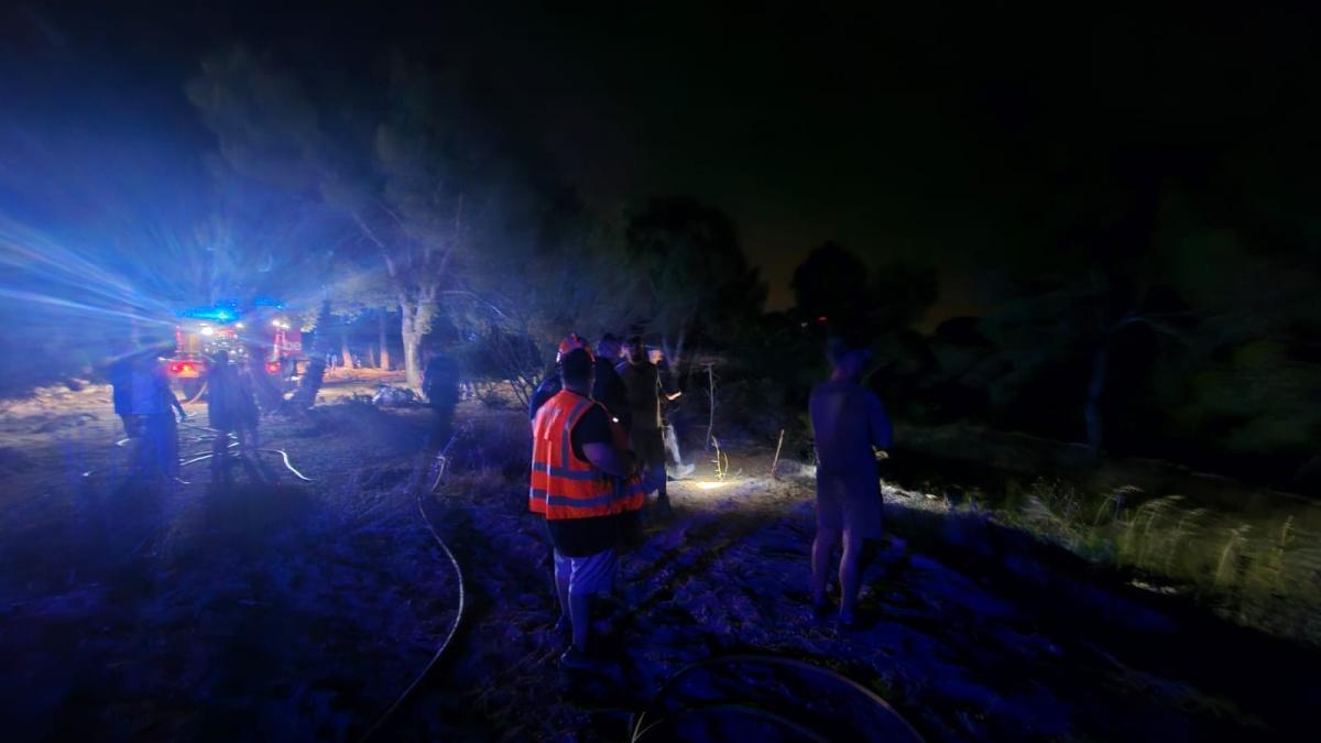 Un incendio de gran intensidad en Calp pone en riesgo varias viviendas