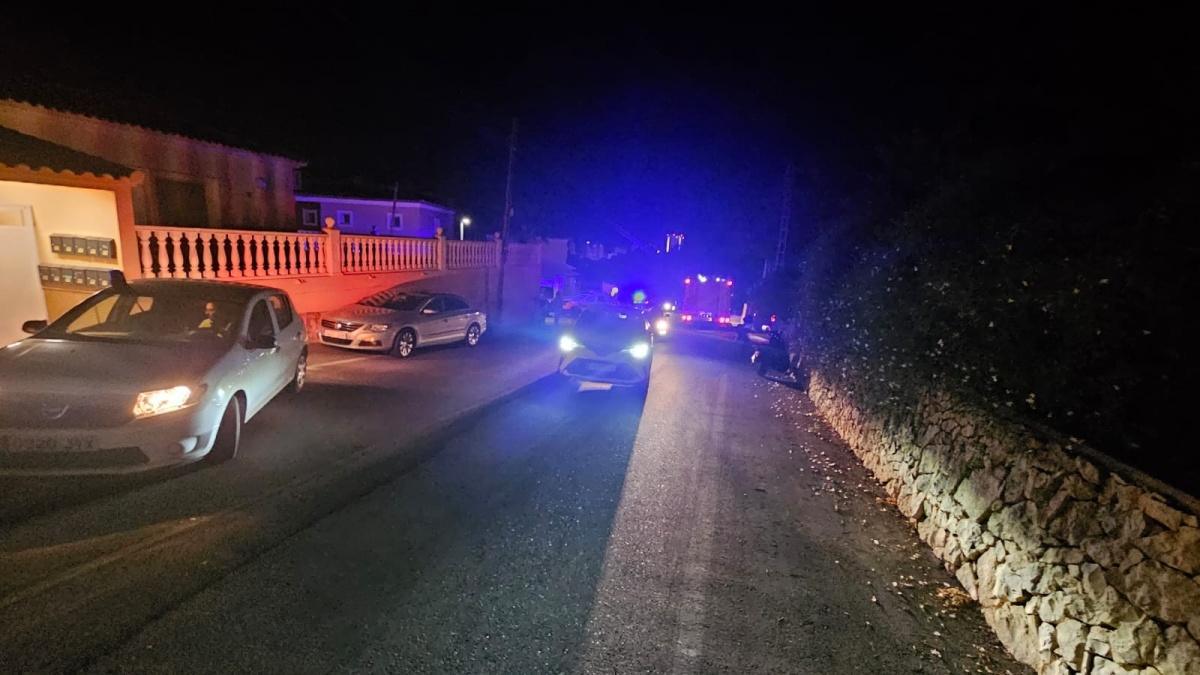 Un incendio de gran intensidad en Calp pone en riesgo varias viviendas