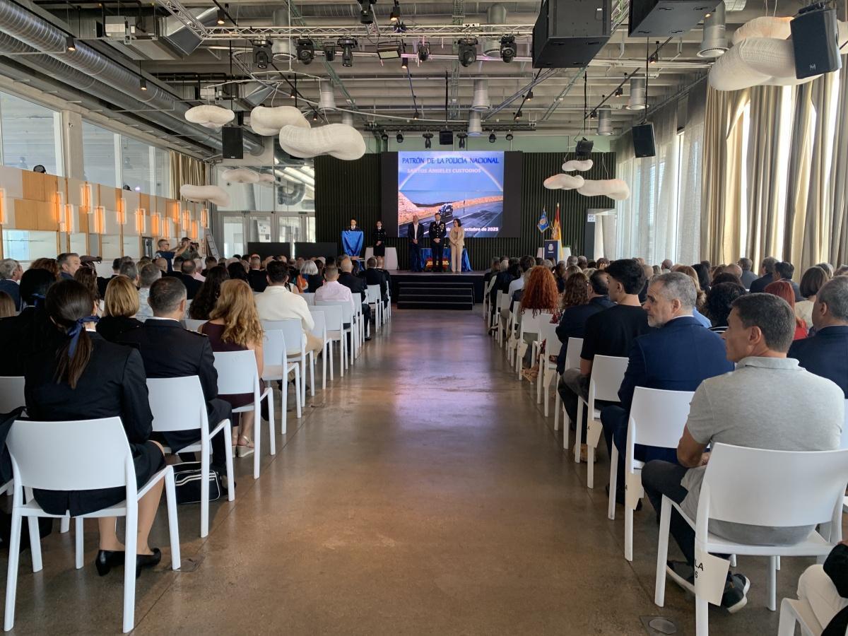 Los Santos Custodios nos recuerdan la labor de la Policía Nacional de Dénia en actos solidarios como el del pequeño Luca