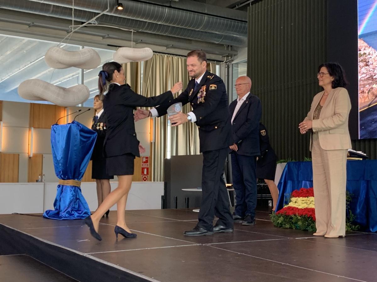 Los Santos Custodios nos recuerdan la labor de la Policía Nacional de Dénia en actos solidarios como el del pequeño Luca