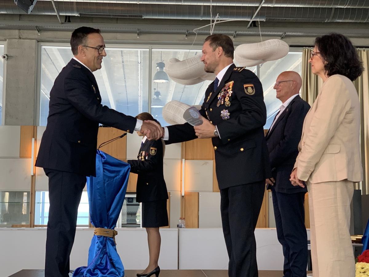 Los Santos Custodios nos recuerdan la labor de la Policía Nacional de Dénia en actos solidarios como el del pequeño Luca