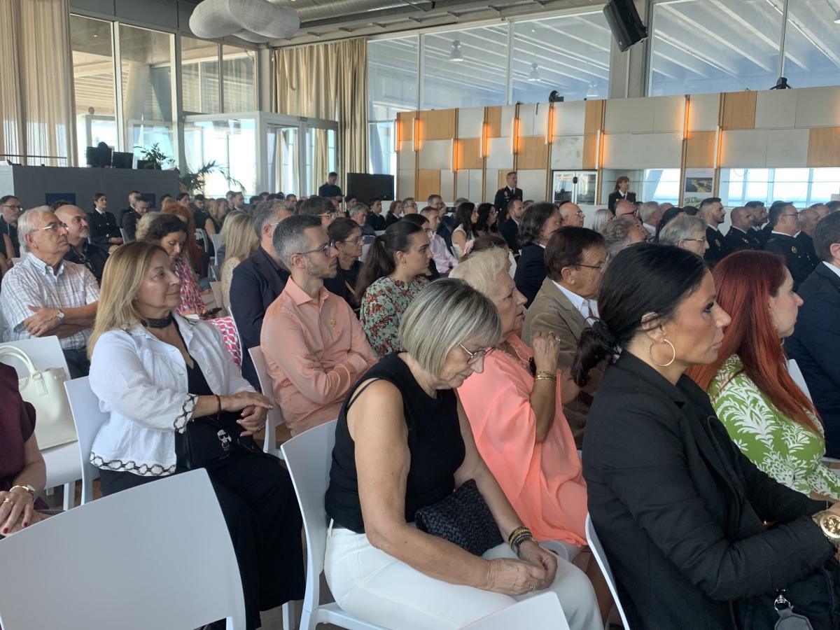 Los Santos Custodios nos recuerdan la labor de la Policía Nacional de Dénia en actos solidarios como el del pequeño Luca