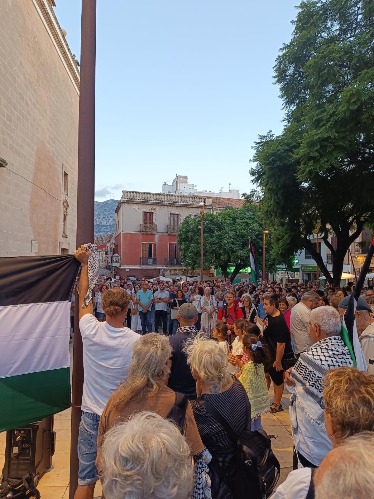 Concentración y solidaridad en Dénia por la Flotilla