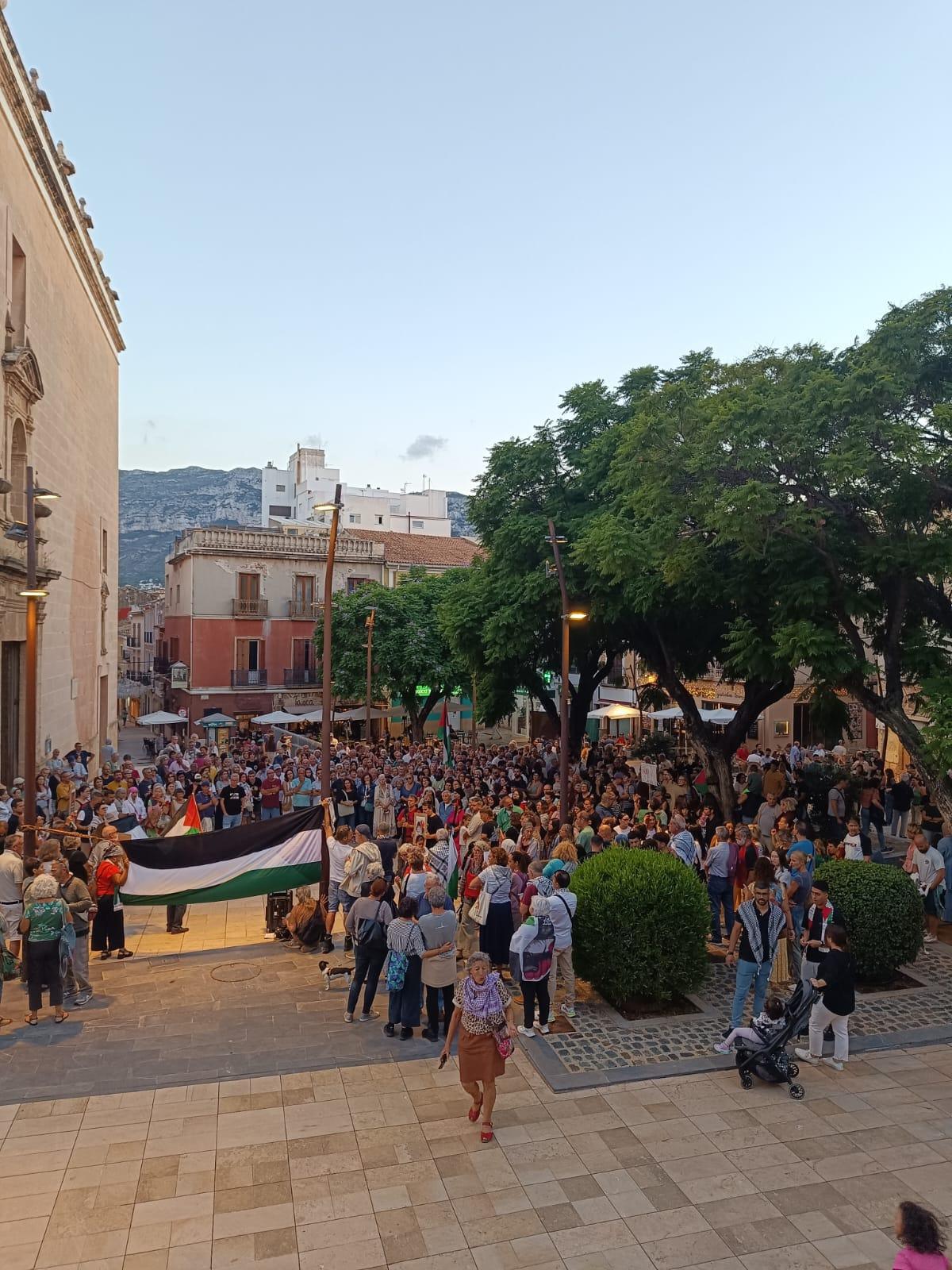 Concentración y solidaridad en Dénia por la Flotilla