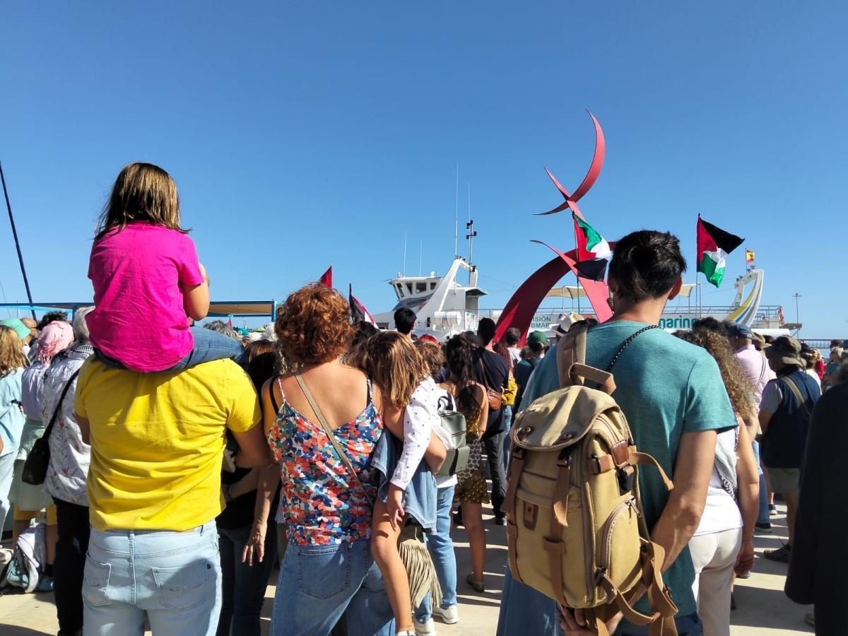 Dénia alza la voz por Palestina: casi 500 personas claman por la paz en Gaza