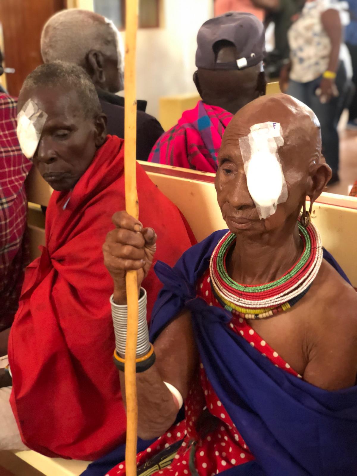 La ONG calpina Visió sense Fronteres vuelve de Kenia para operar cataratas