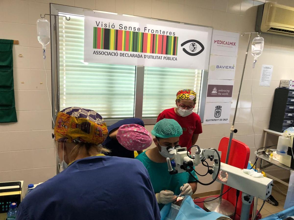 La ONG calpina Visió sense Fronteres vuelve de Kenia para operar cataratas La ONG calpina Visió sense Fronteres vuelve de Kenia para operar cataratas