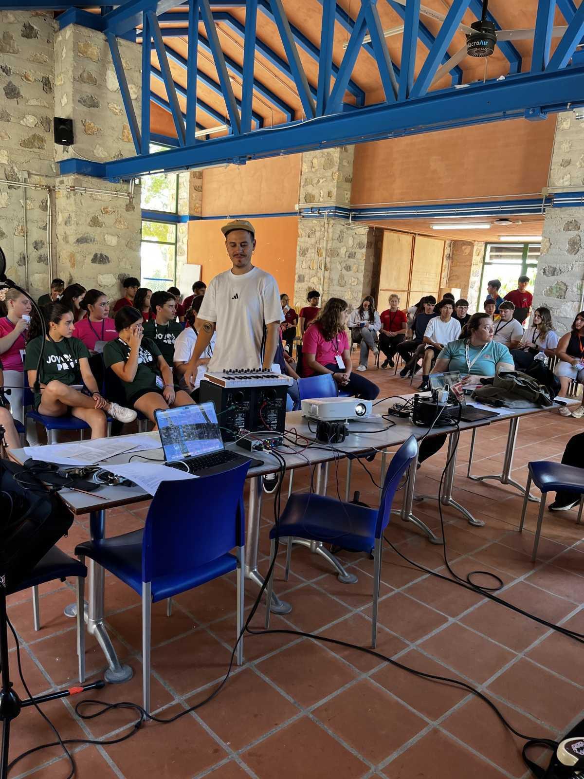 La música y la comunicación protagonizan el IV Encuentro de Corresponsales Juveniles de la Marina  La música y la comunicación protagonizan el IV Encuentro de Corresponsales Juveniles de la Marina