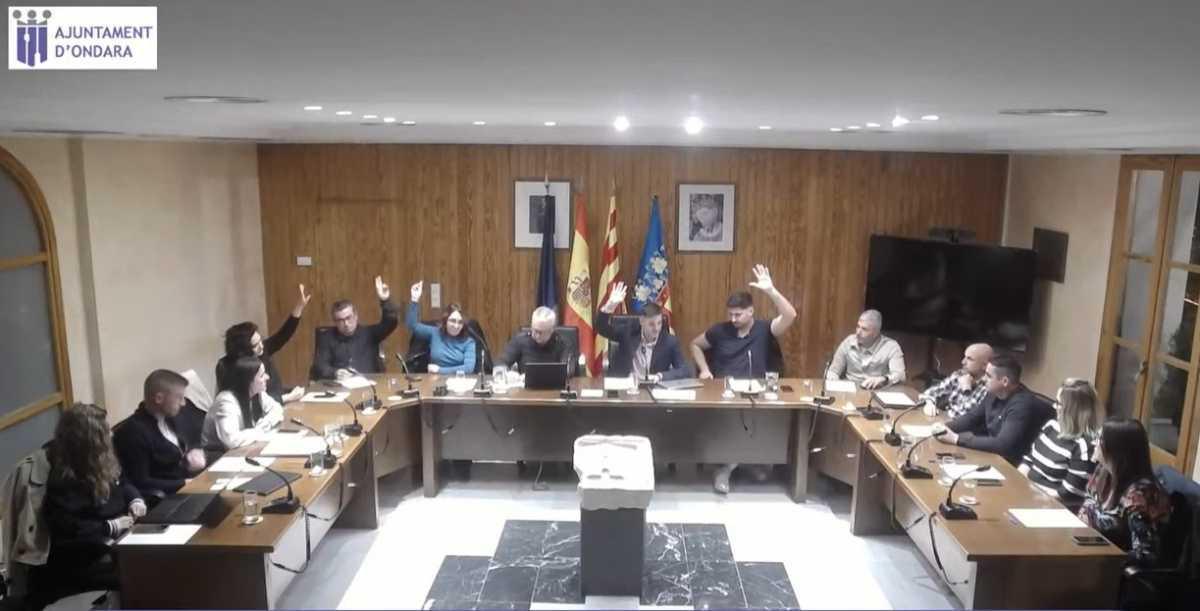 EL PLE D’ONDARA APROVA A INSTÀNCIES DEL PP LA REDUCCIÓ DE L’IBI URBÀ, AMB L’ESMENA DE COMPROMÍS QUE MANTÉ EL RÚSTIC EL PLE D’ONDARA APROVA A INSTÀNCIES DEL PP LA REDUCCIÓ DE L’IBI URBÀ, AMB L’ESMENA DE COMPROMÍS QUE MANTÉ EL RÚSTIC