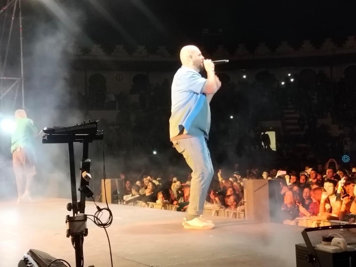 Una Plaça de Bous plena consagra el mite de La Fúmiga a Ondara