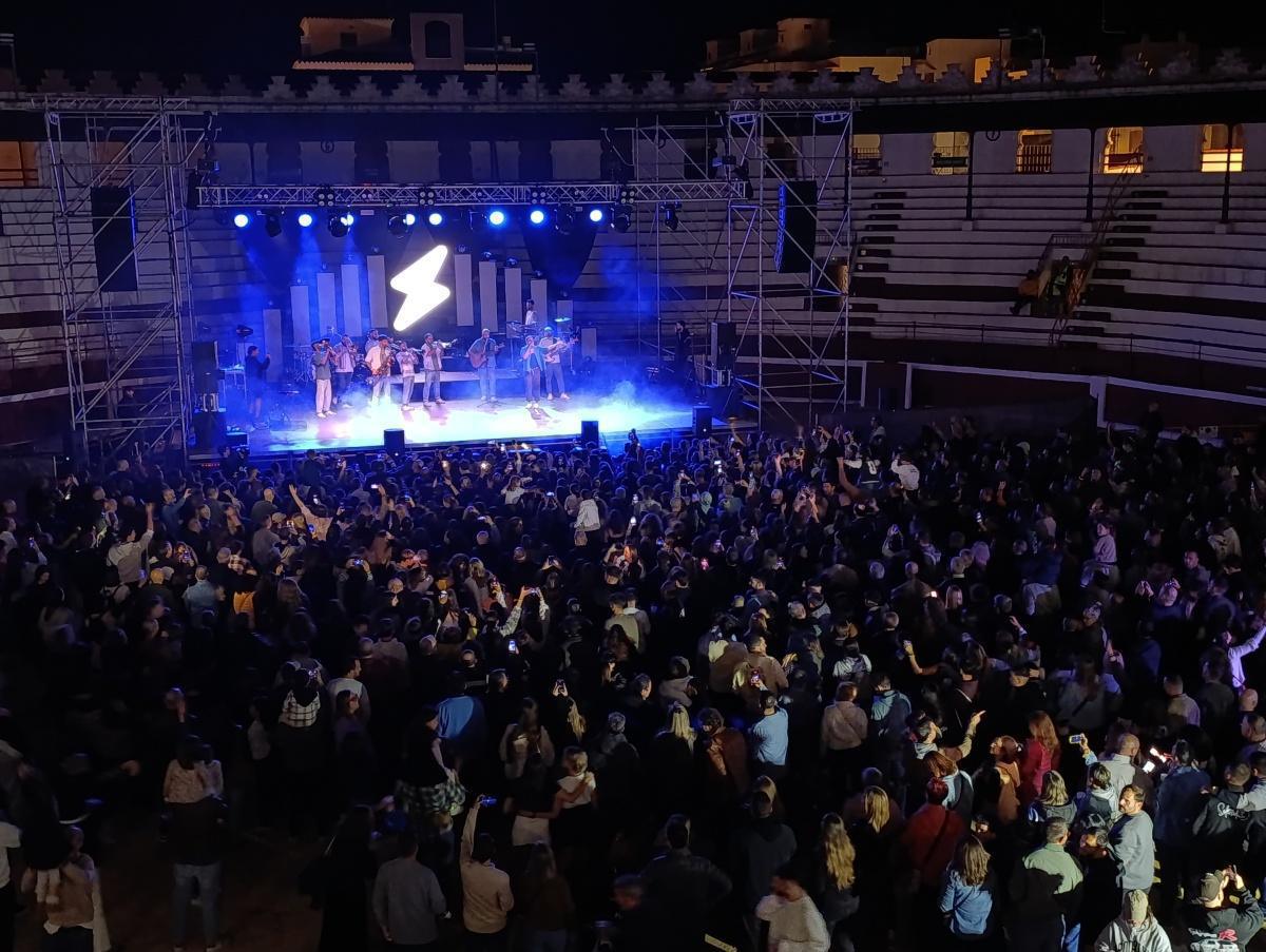 Ramonets, Abril, La Fúmiga i un públic d'Ondara entregat