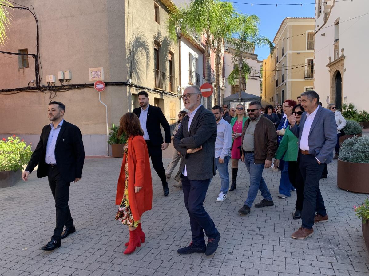 Dones de la Marina, protagonistes de l'estand d'Els Poblets a la Fira de Fires ondarenca Dones de la Marina, protagonistes de l'estand d'Els Poblets a la Fira de Fires ondarenca