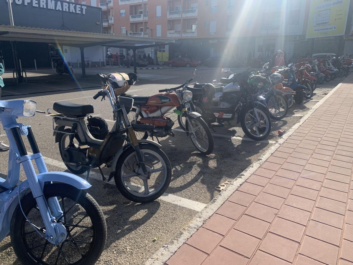 La Concentració de Vehicles Clàssics reviu una època que torna a Ondara