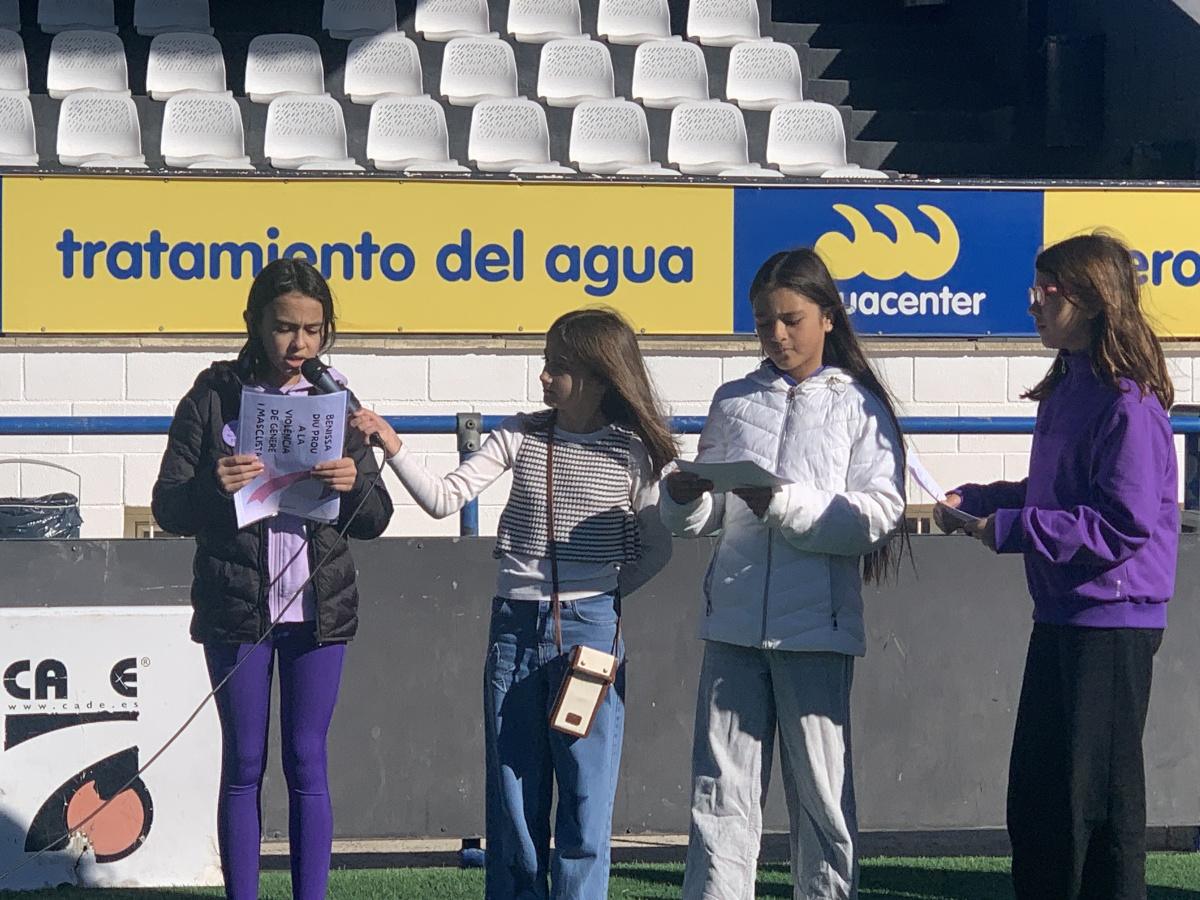 25N Benissa: Un lazo humano como muestra de apoyo a las víctimas de la violencia de género 25N Benissa: Un lazo humano como muestra de apoyo a las víctimas de la violencia de género