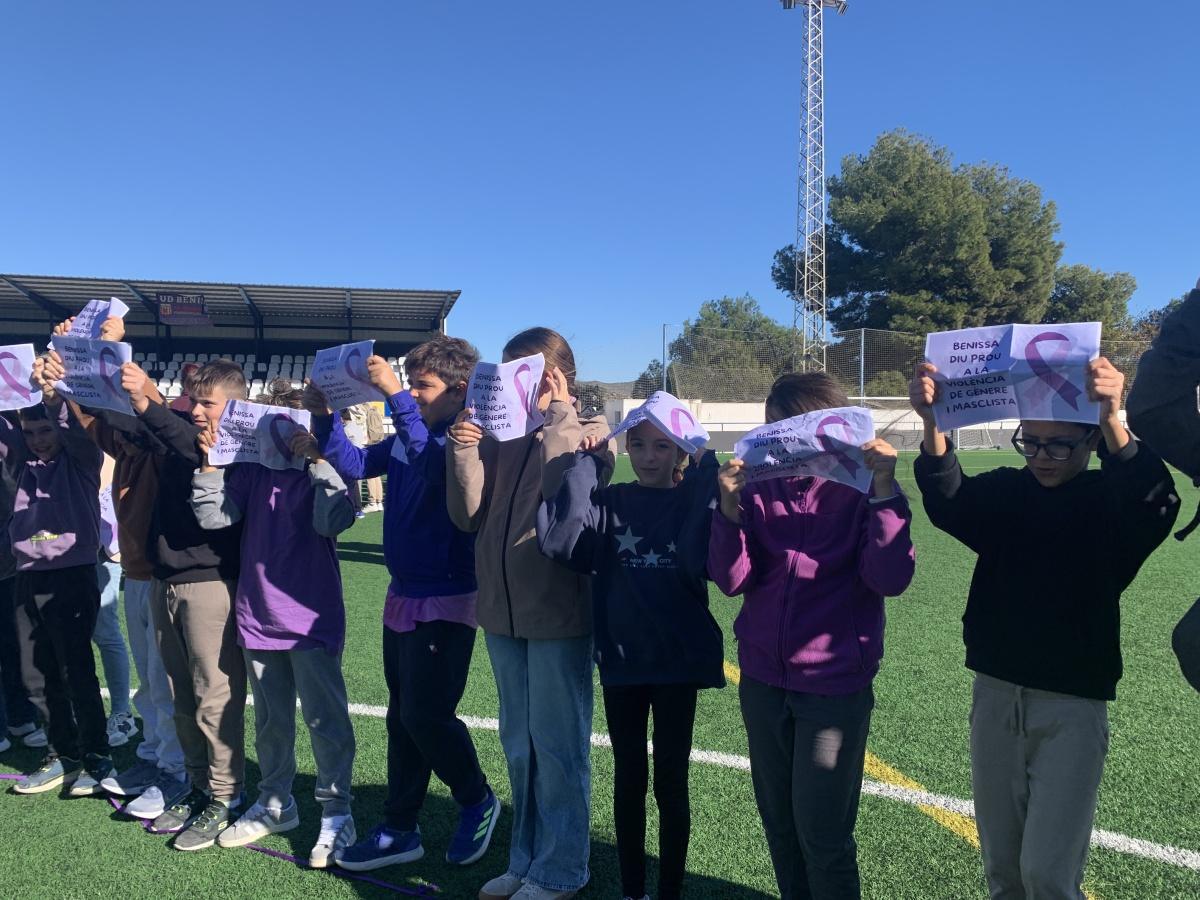 25N Benissa: Un lazo humano como muestra de apoyo a las víctimas de la violencia de género