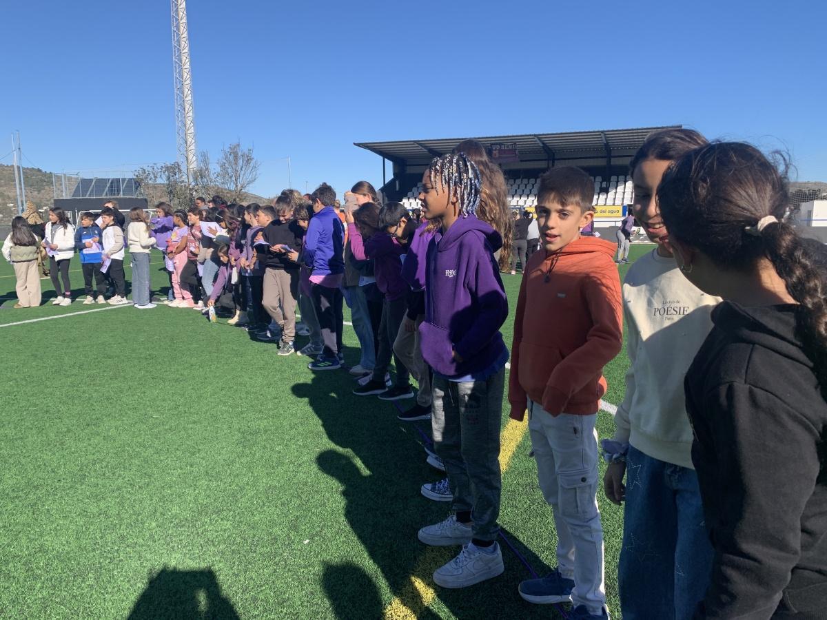 25N Benissa: Un lazo humano como muestra de apoyo a las víctimas de la violencia de género 25N Benissa: Un lazo humano como muestra de apoyo a las víctimas de la violencia de género