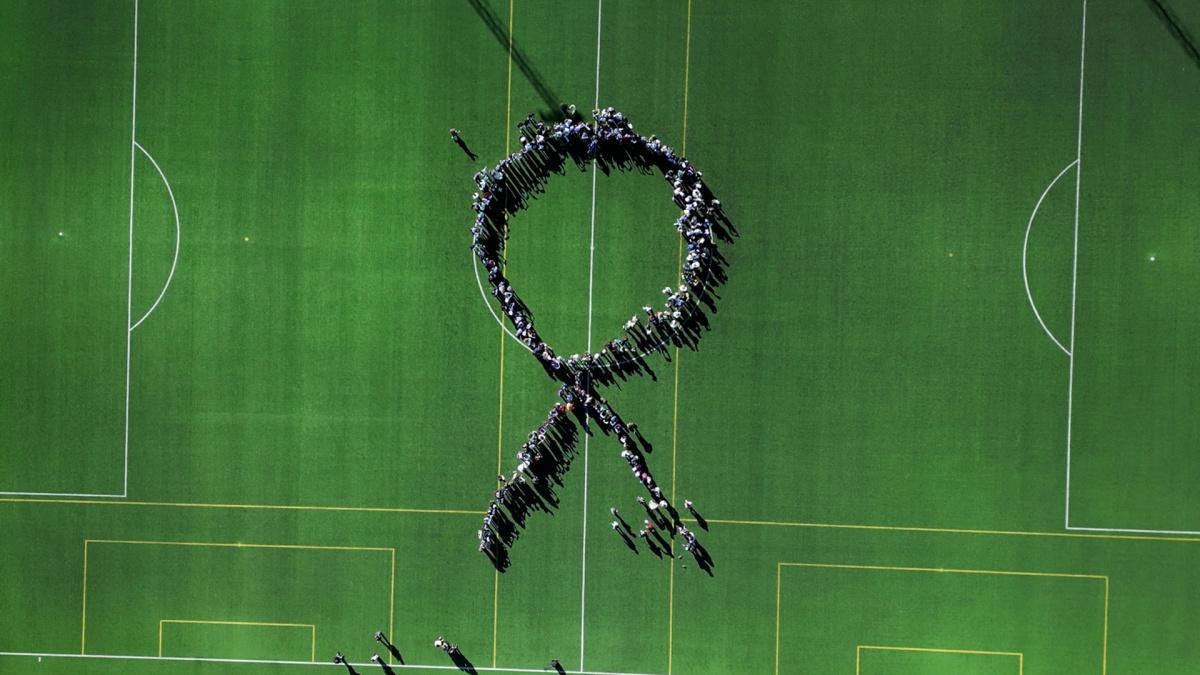 25N Benissa: Un lazo humano como muestra de apoyo a las víctimas de la violencia de género 25N Benissa: Un lazo humano como muestra de apoyo a las víctimas de la violencia de género