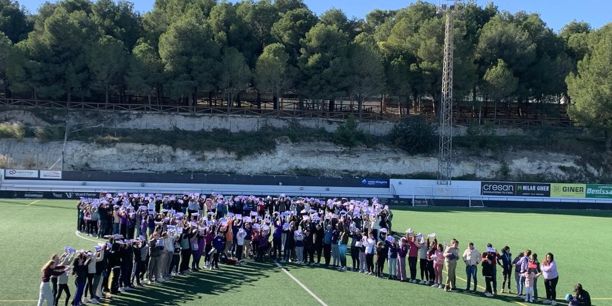 25N Benissa: Un lazo humano como muestra de apoyo a las víctimas de la violencia de género 25N Benissa: Un lazo humano como muestra de apoyo a las víctimas de la violencia de género