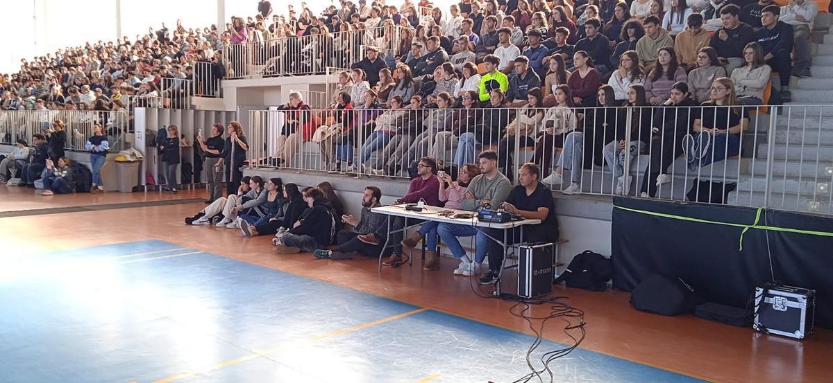 Ondara es mobilitza pel 25N amb art, consciència i un sentit homenatge a les víctimes