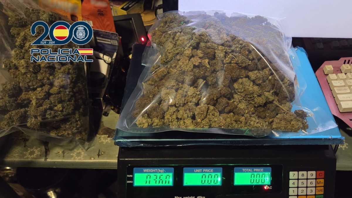 Desmantelado un punto de venta de droga encubierto bajo una falsa asociación Desmantelado un punto de venta de droga encubierto bajo una falsa asociación