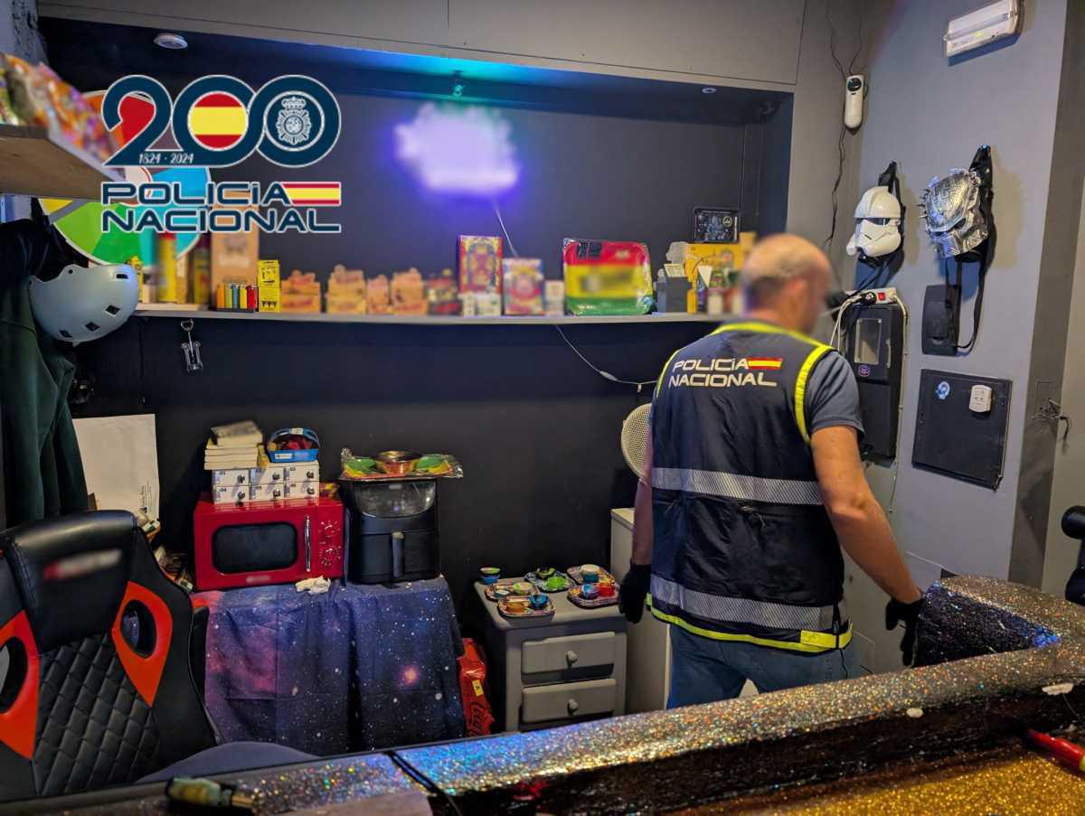 Desmantelado un punto de venta de droga encubierto bajo una falsa asociación