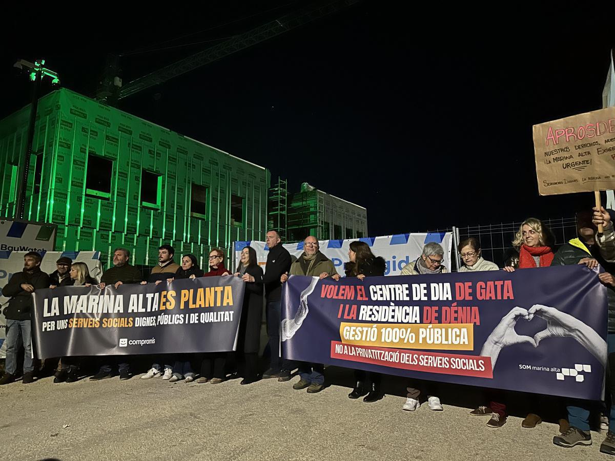 Movilización masiva en Gata: Más de un millar de personas exige unos servicios sociales públicos Movilización masiva en Gata: Más de un millar de personas exige unos servicios sociales públicos