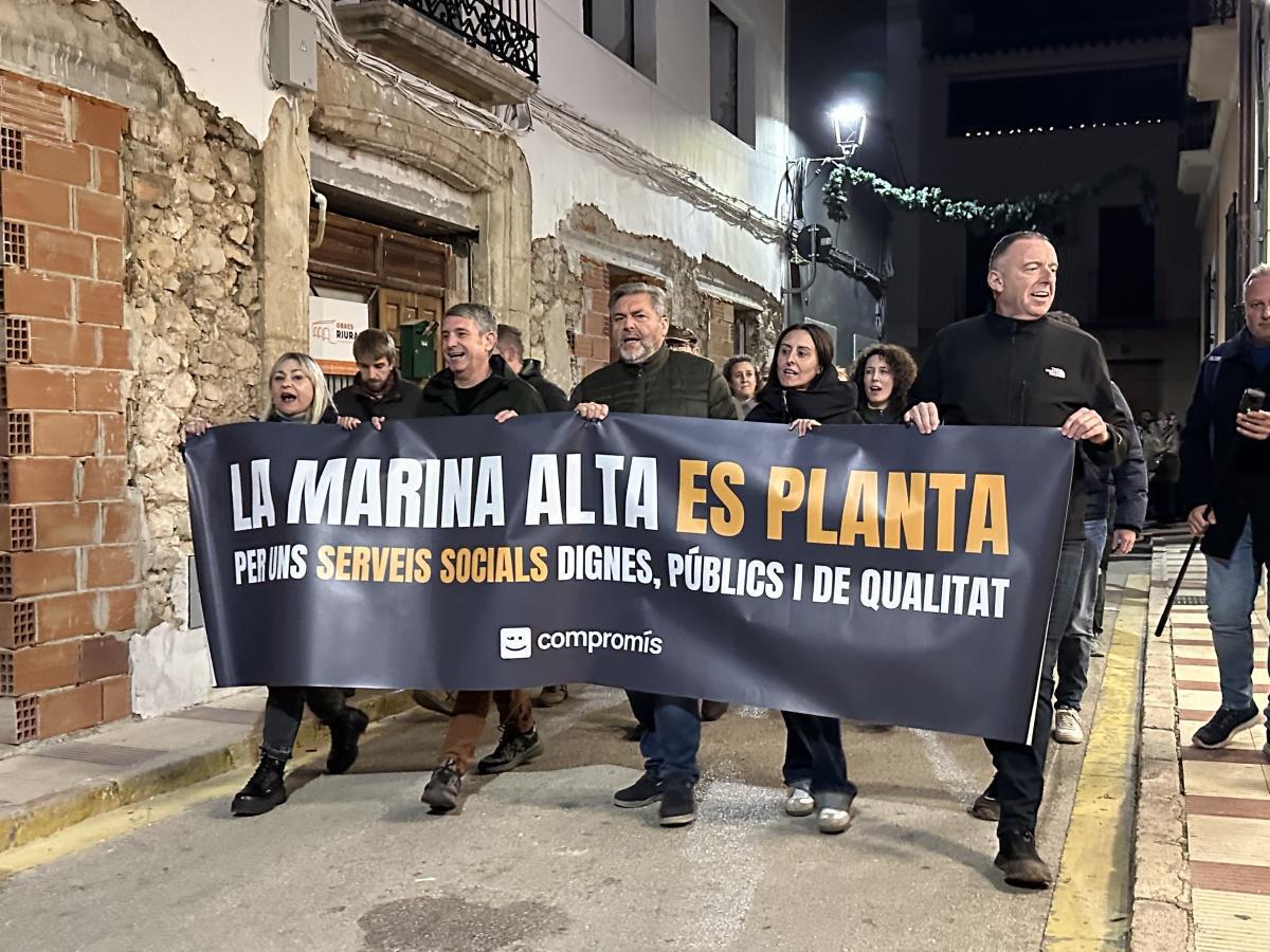 Movilización masiva en Gata: Más de un millar de personas exige unos servicios sociales públicos