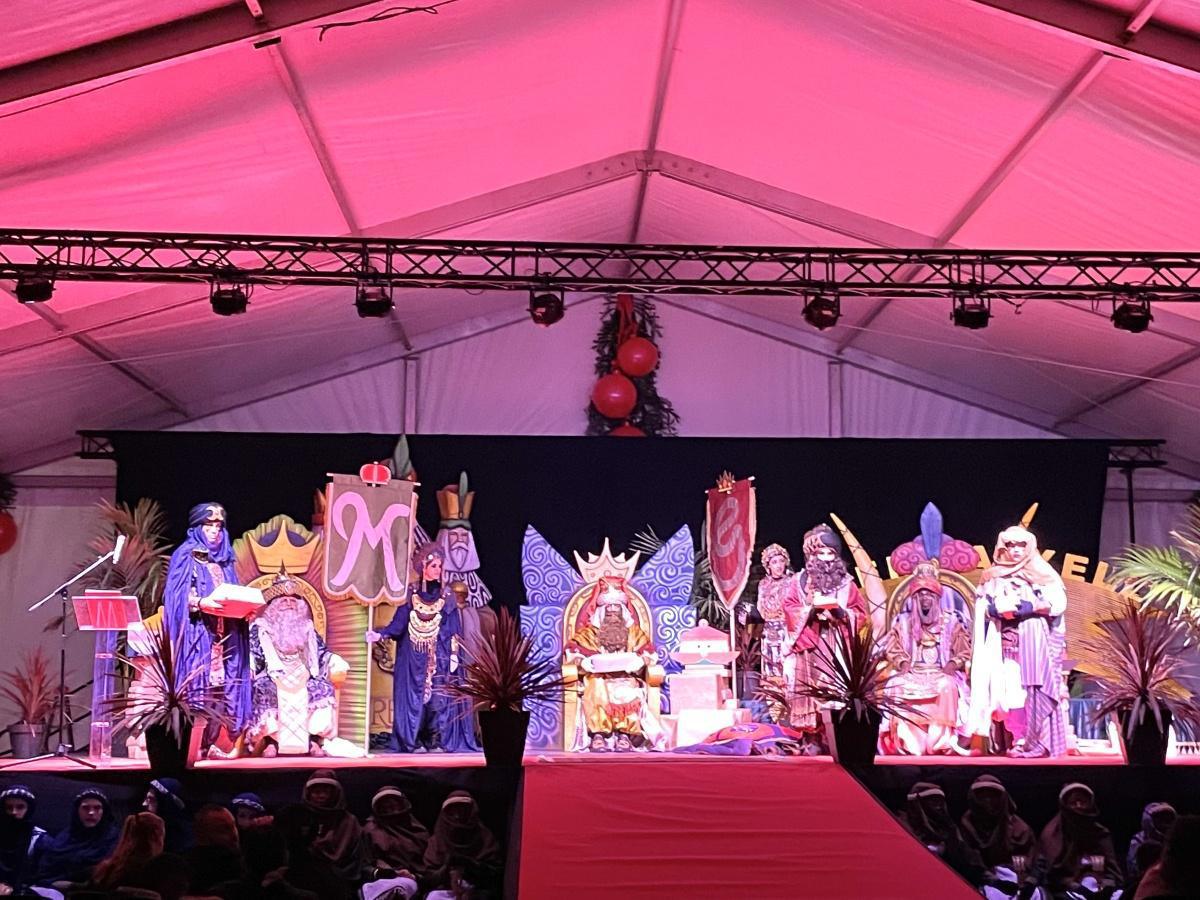 Benitatxell da la bienvenida a la Navidad con el musical de Aladdín