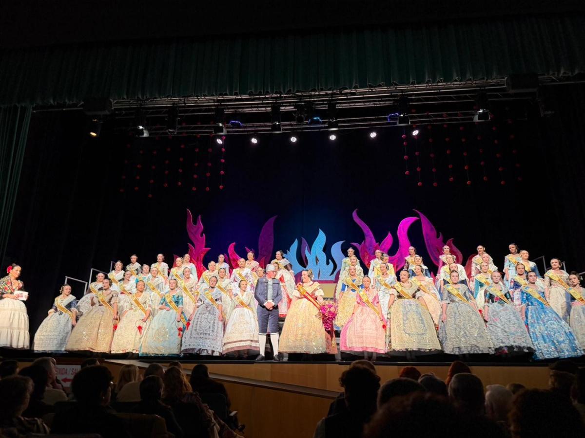 Baix la Mar viu la seua nit amb Neus Moncho Baix la Mar viu la seua nit amb Neus Moncho