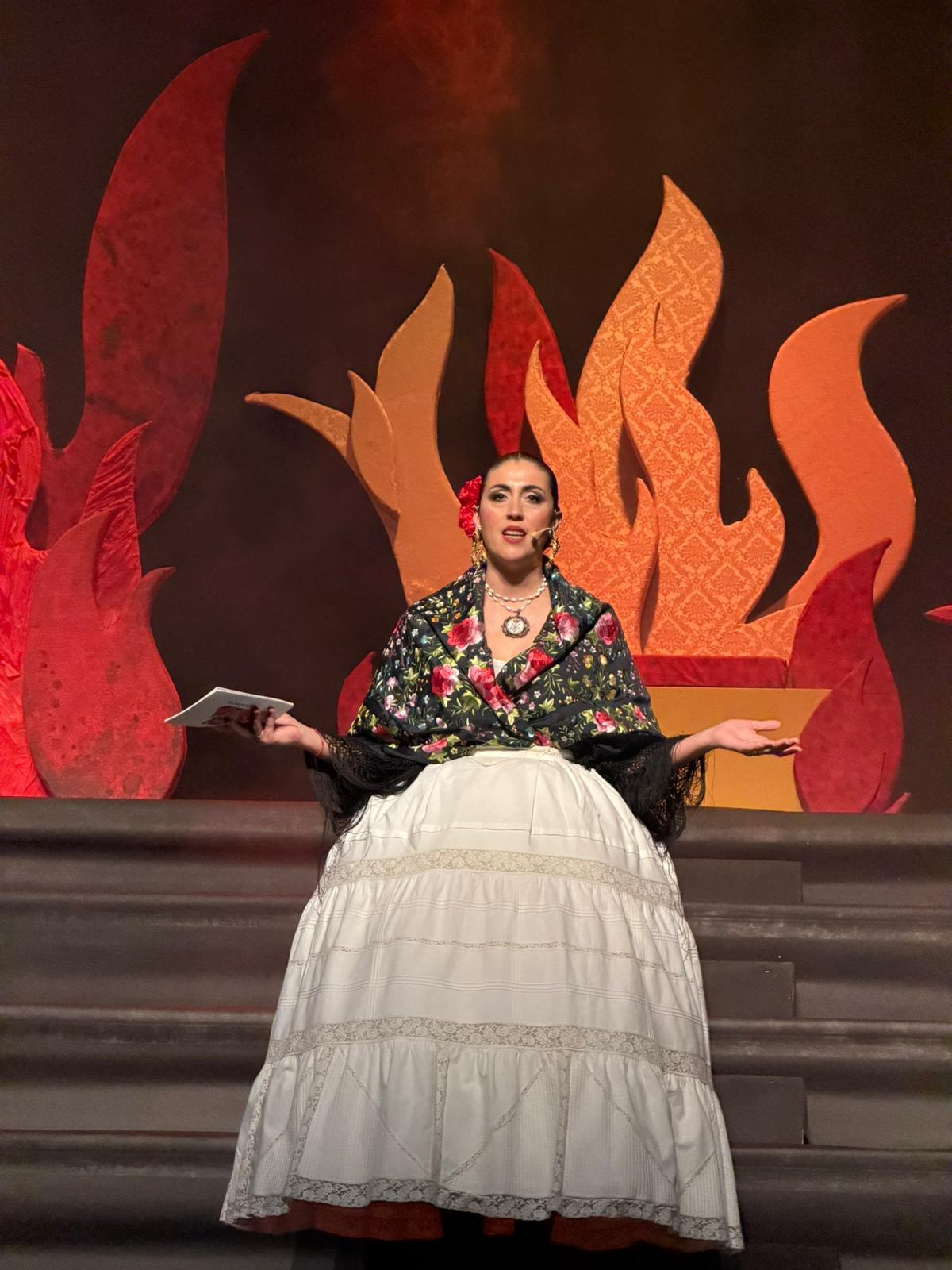 Baix la Mar viu la seua nit amb Neus Moncho Baix la Mar viu la seua nit amb Neus Moncho